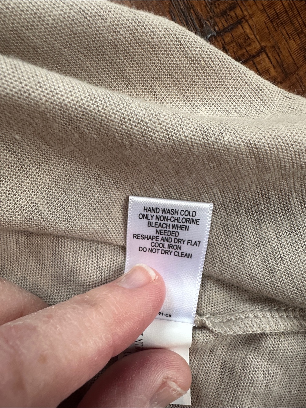 Banana Republic Taupe V-Neck Short Sleeve Tee - Picture 9 of 10